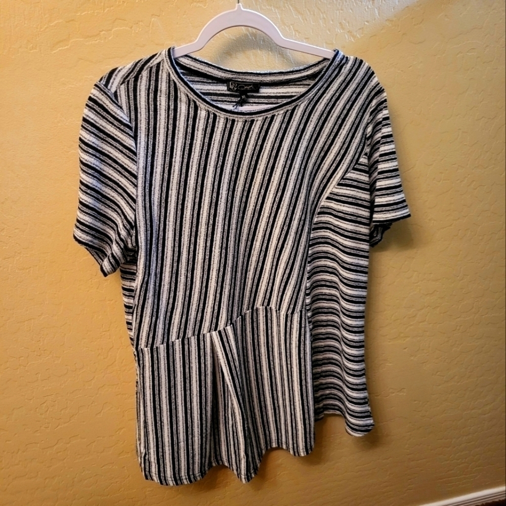 DG2 black and white asymmetrical stripped blouse XL NWT